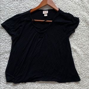 blank criss cross tee!